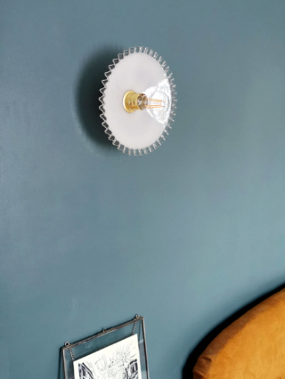applique murale opaline dentelée luminaire vintage Bloomis