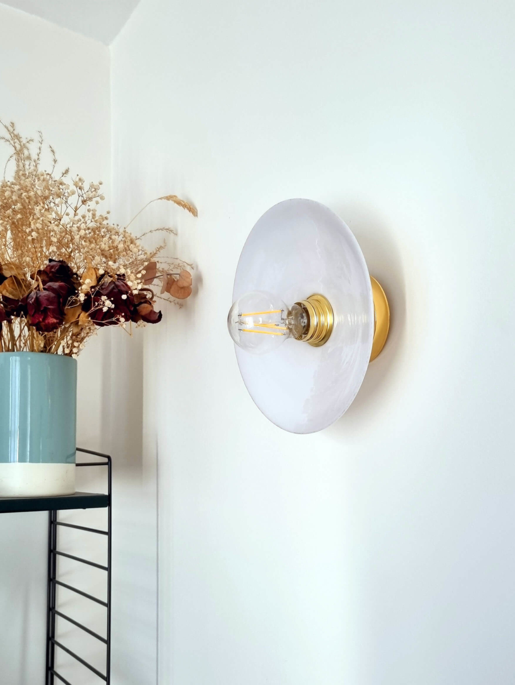 Applique Murale 2 Globes En Verre Strié Opalin Ravi ... 5BA
