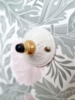 patere accroche murale lampe baladeuse rosace porcelaine déco vintage création Bloomis