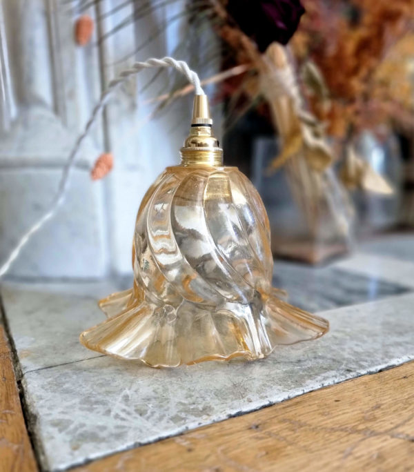 lampe baladeuse globe tulipe en verre ambré luminaire bohème vintage Bloomis