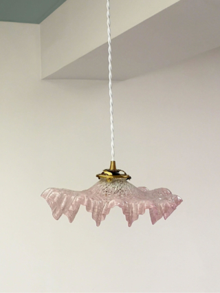 suspension en verre de clichy rose décoration luminaire vintage