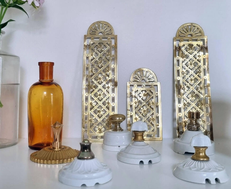 patère murale porcelaine et métal doré accroche lampe baladeuse décoration vintage Bloomis