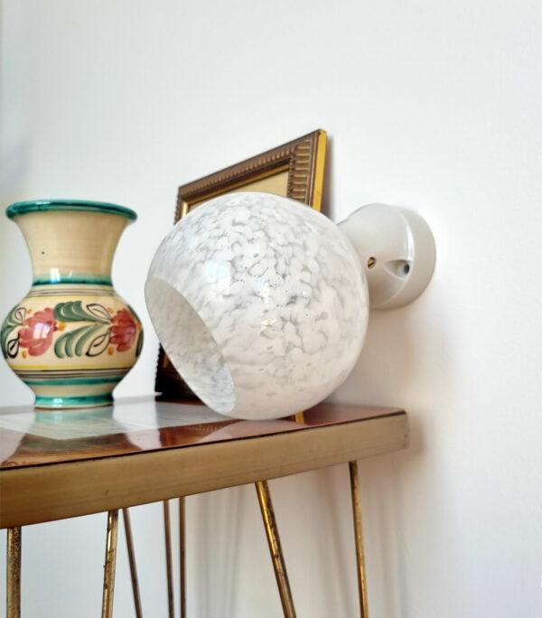 Applique globe vintage verre de clichy blanc décoration luminaire Bloomis