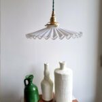 suspension opaline blanche ondulée. Luminaire vintage & upcycling Bloomis