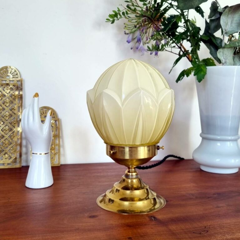 lampe à poser globe opaline années 30 luminaire vintage Bloomis