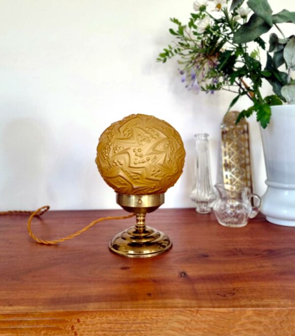 lampe à poser globe en verre ambré art déco luminaire vintage Bloomis