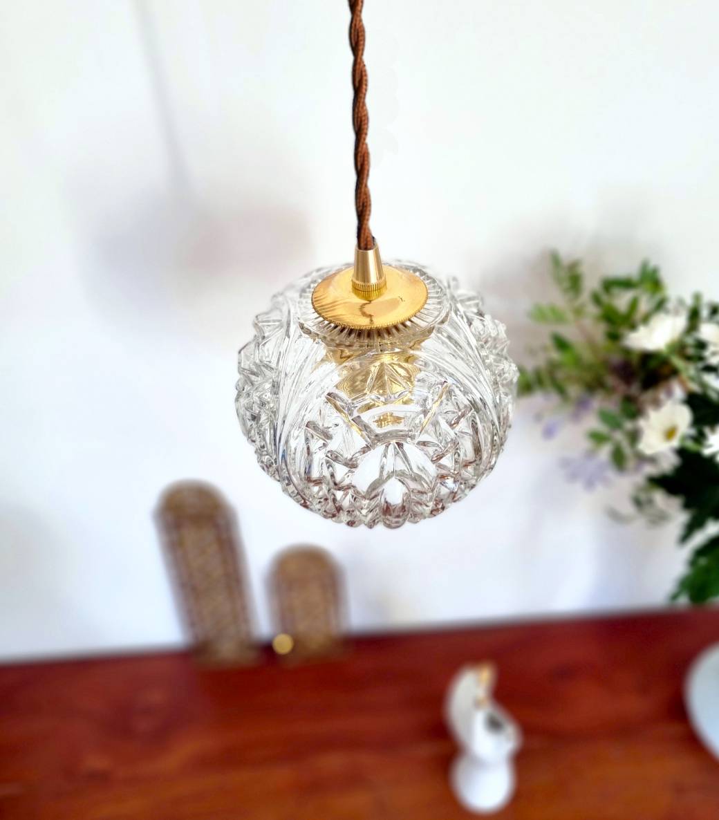 Suspension globe en verre style art déco luminaire vintage Bloomis