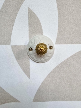 patère murale porcelaine accroche murale lampe baladeuse - Création upcycling Bloomis