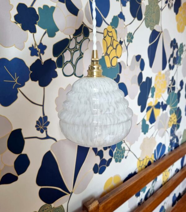 lampe baladeuse globe en verre de clichy blanc décoration luminaire vintage Bloomis