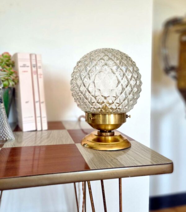 Lampe à poser globe vintage. Luminaire création Bloomis