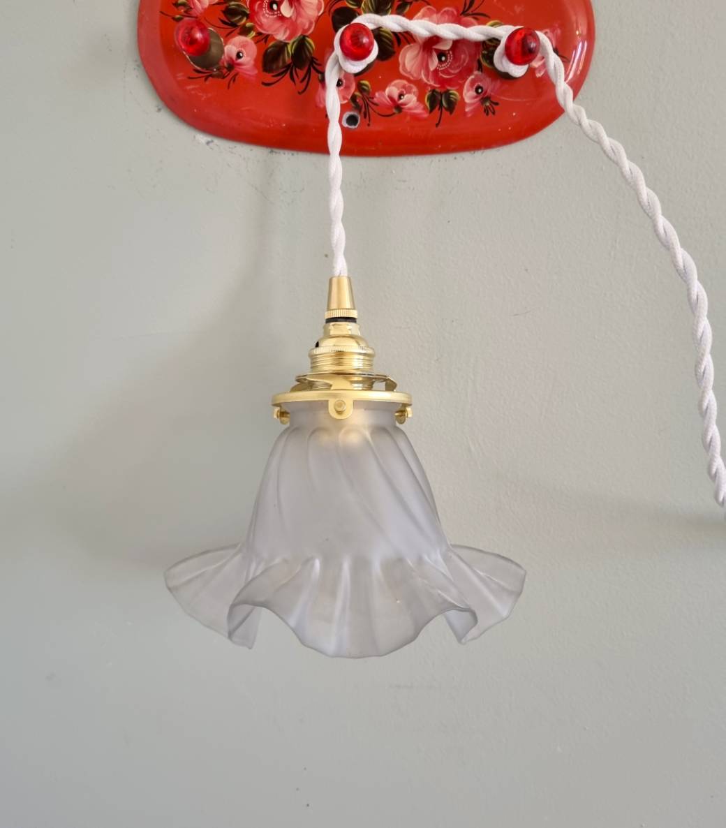 Lampe baladeuse tulipe en verre avec son cordon tressé. Luminaire vintage & upcycling Bloomis.