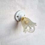 Applique murale verre et porcelaine - Luminaire vintage & upcycling Bloomis