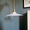 suspension en opaline blanche luminaire vintage câble torsadé Bloomis