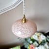 Lampe baladeuse en verre de clichy rose moucheté. Luminaire vintage art déco Bloomis