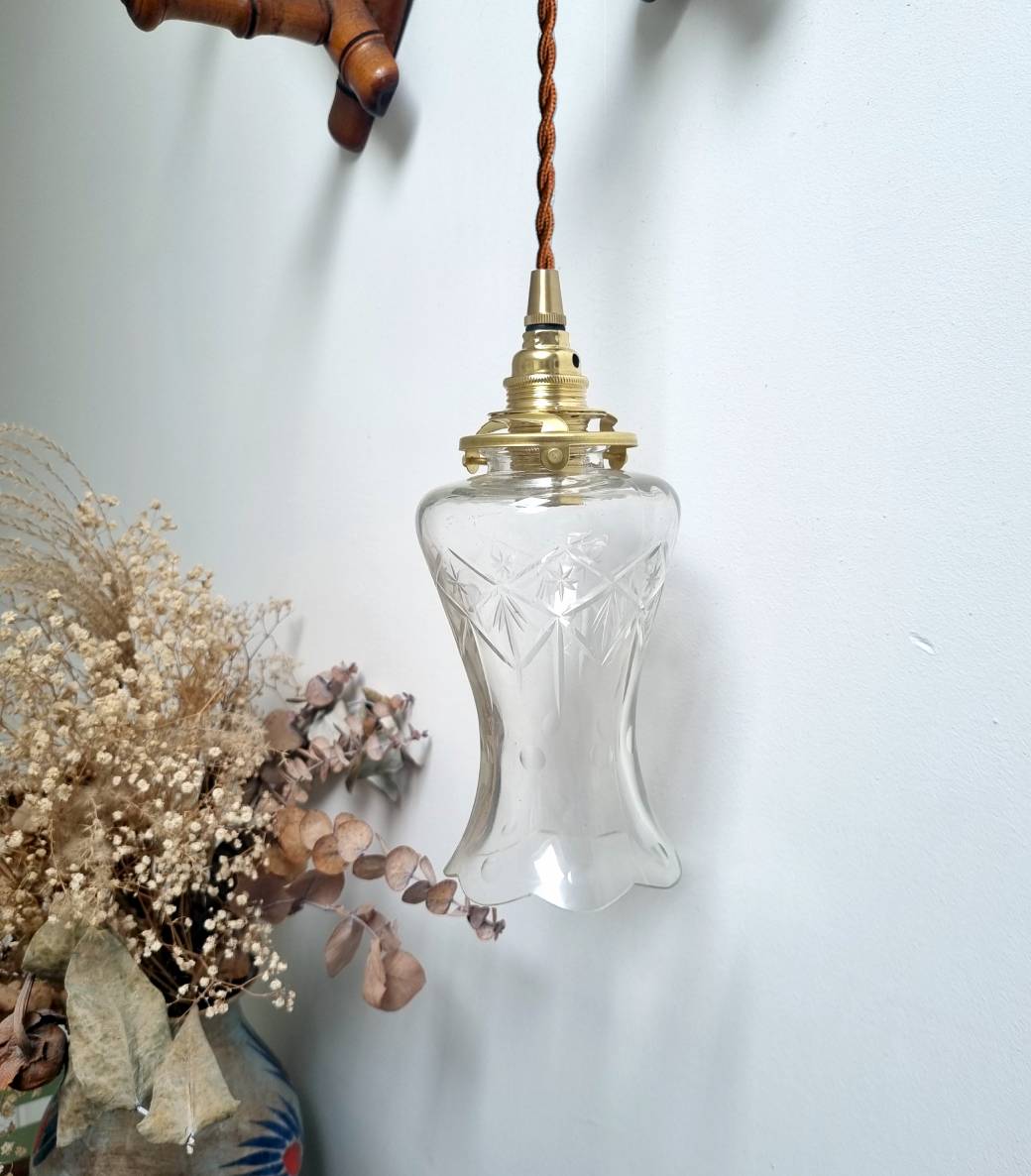 Lampe baladeuse globe tulipe en verre ciselé. luminaire vintage Bloomis