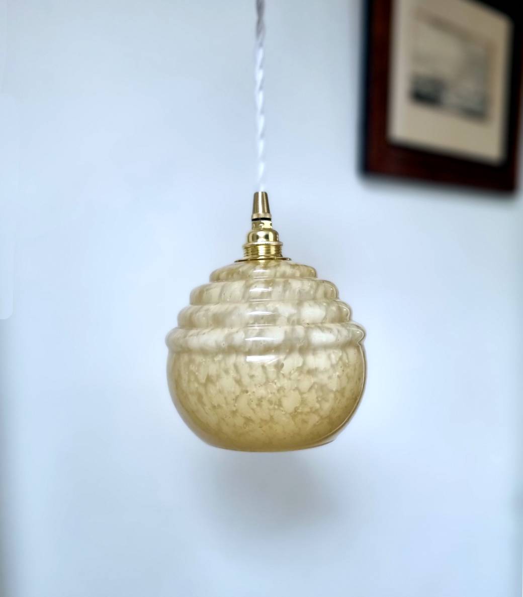 Lampe baladeuse globe verre de clichy jaune. Luminaire vintage art déco Bloomis