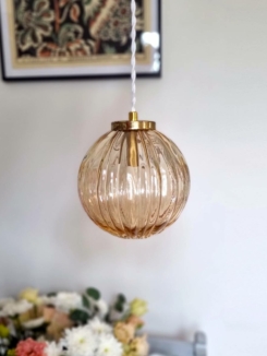 luminaire-lampe-baladeuse-globe-ambre-ancien-vintage-decoration-upcycling-fil-blanc_bloomis