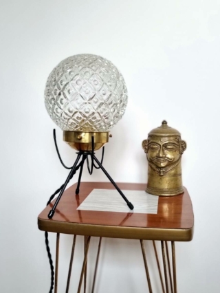 luminaire-lampe-globe-verre-tripode-noir-ancien-vintage-decoration-upcycling_bloomis
