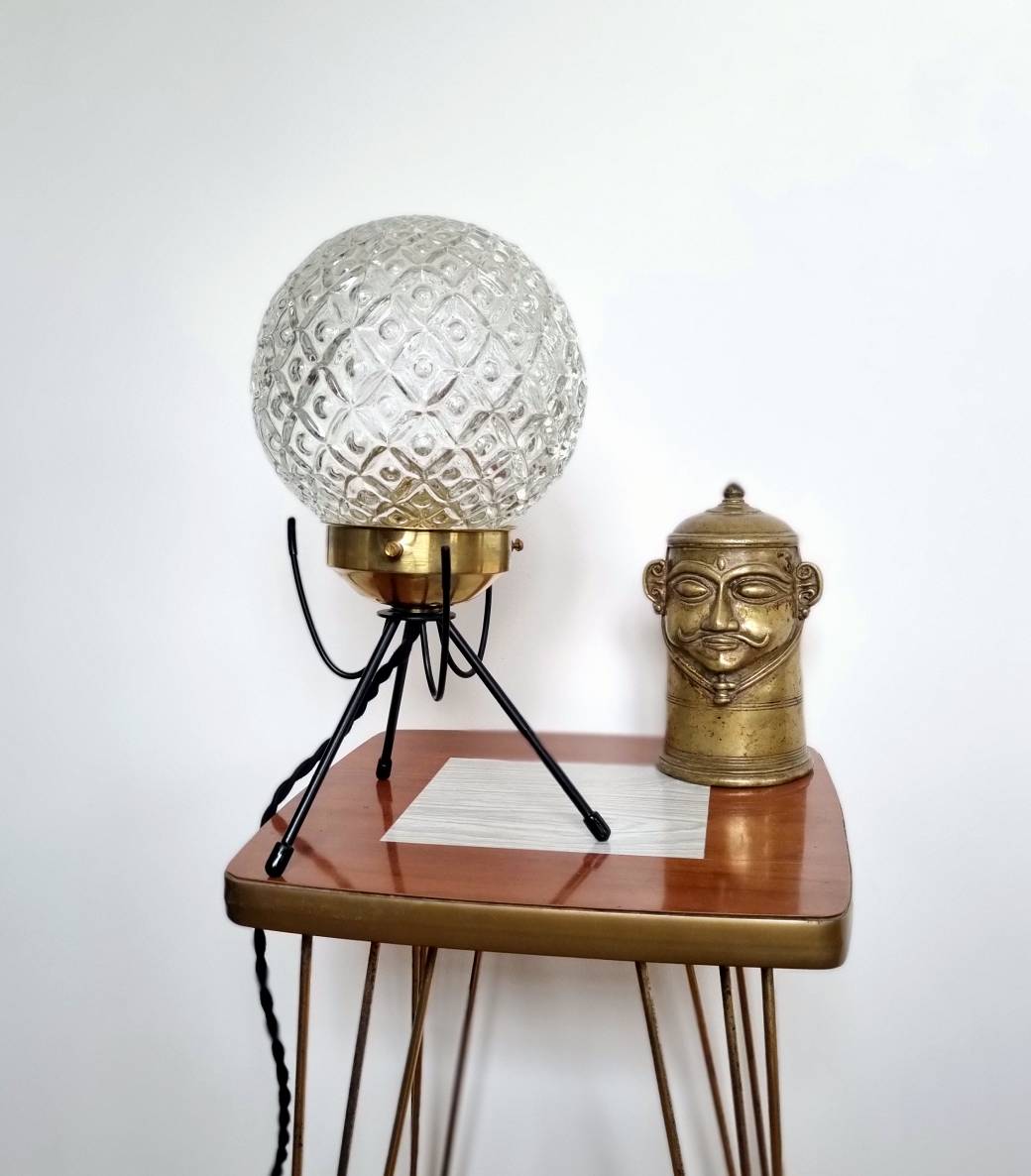 luminaire-lampe-globe-verre-tripode-noir-ancien-vintage-decoration-upcycling_bloomis