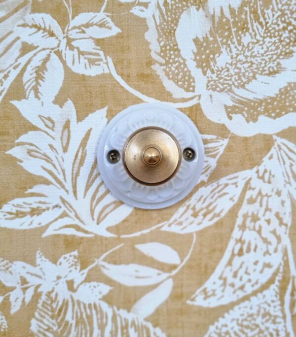 patère murale porcelaine et laiton accroche murale lampe baladeuse - Création upcycling Bloomis
