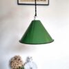 suspension en tôle émaillée vert style industriel, luminaire vintage Bloomis