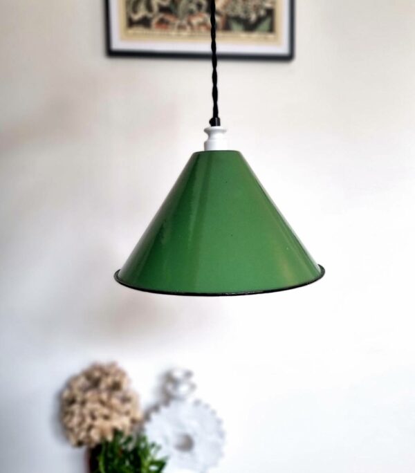 suspension en tôle émaillée vert style industriel, luminaire vintage Bloomis
