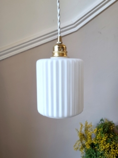 suspension opaline slowdesign. luminaire vintage Bloomis