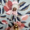 patère murale porcelaine et laiton accroche murale lampe baladeuse - Création upcycling Bloomis