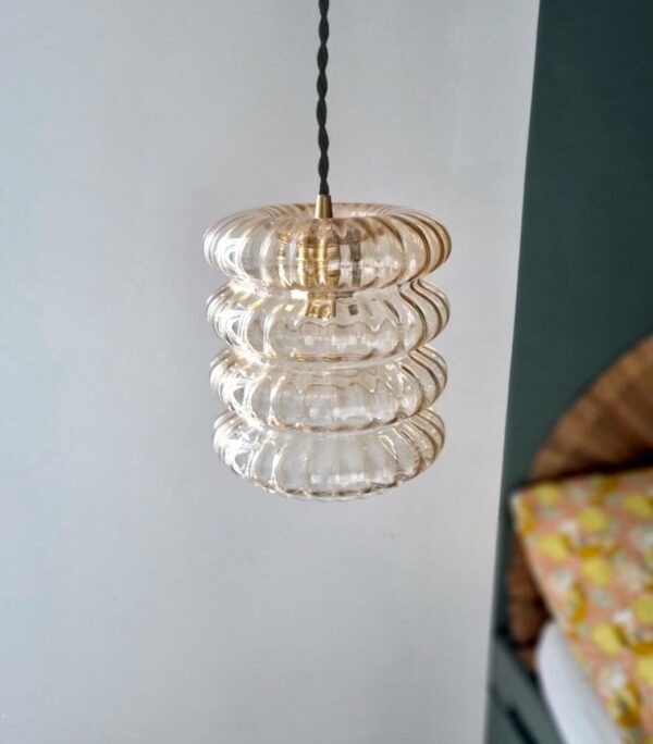 suspension globe bibendum verre ambré seventies. luminaire vintage Bloomis
