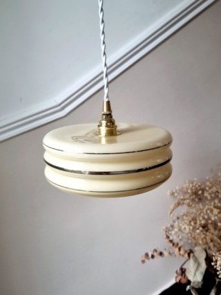 luminaire-suspension-vintage-opaline-beige-seventies-upcycling_bloomis