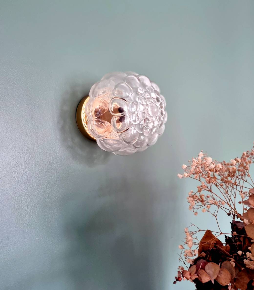 applique-globe-verre-ancien-vintage-upcycling-luminaire-mur-decoration_bloomis applique murale globe en verre vintage bullé. Luminaire décoration vintage Bloomis