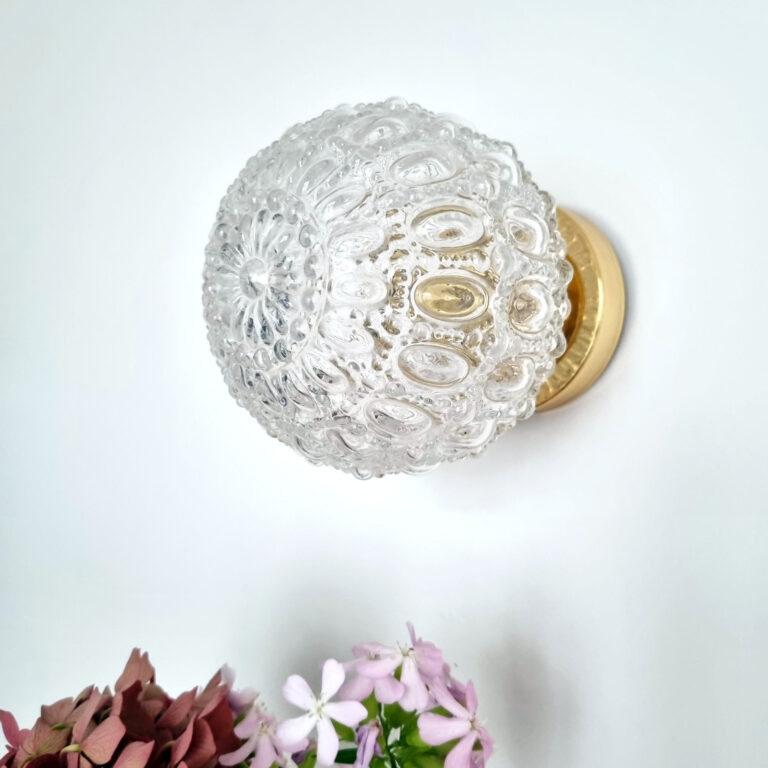 applique-murale-globe-verre-ancien-vintage-decoration-luminaire-upcycling_bloomis