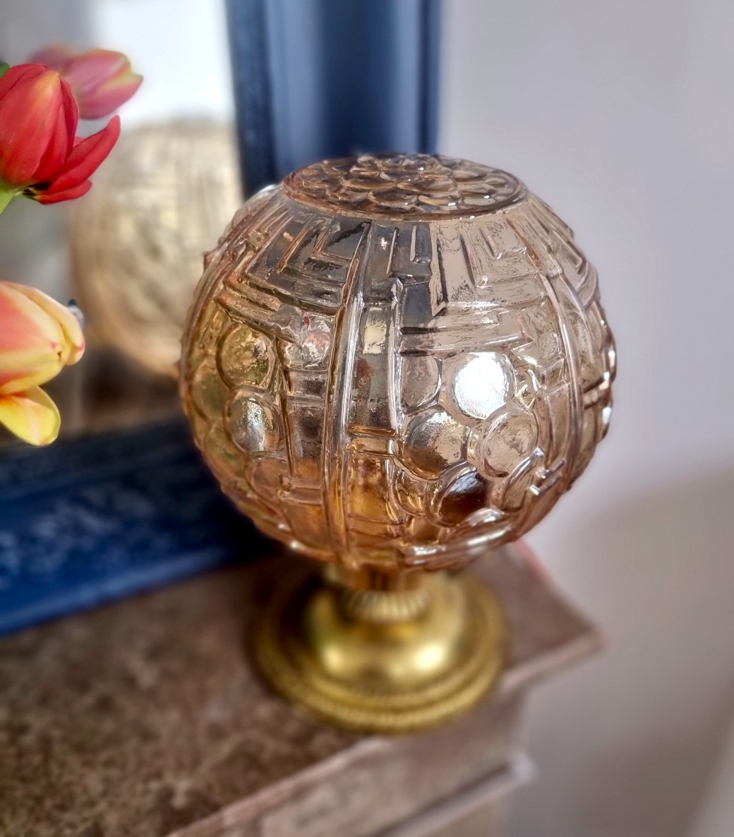 lampe à poser globe en verre ambré art déco luminaire vintage Bloomis