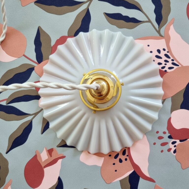 Lampe baladeuse en opaline et son cordon tressé à personnaliser. Luminaire vintage Bloomis