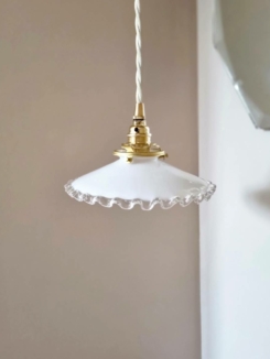 Lampe baladeuse opaline et son cordon tressé à personnaliser. Luminaire vintage Bloomis