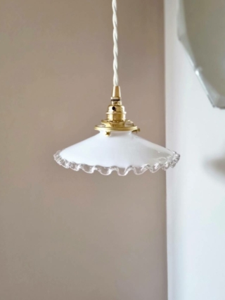 Lampe baladeuse opaline et son cordon tressé à personnaliser. Luminaire vintage Bloomis