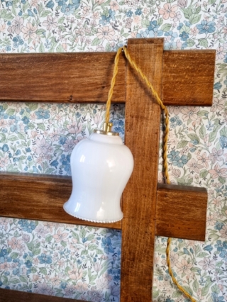 Lampe baladeuse en opaline et son cordon tressé à personnaliser. Luminaire vintage Bloomis