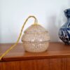 Lampe baladeuse en verre de clichy rose moucheté. Luminaire vintage art déco Bloomis