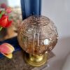 lampe à poser globe en verre ambré art déco luminaire vintage Bloomis