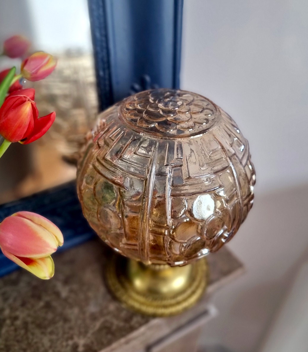 lampe à poser globe en verre ambré art déco luminaire vintage Bloomis