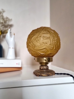 luminaire-lampe-globe-vintage-ancien-ambre-decoration-ancien-upcycling-creation_bloomis
