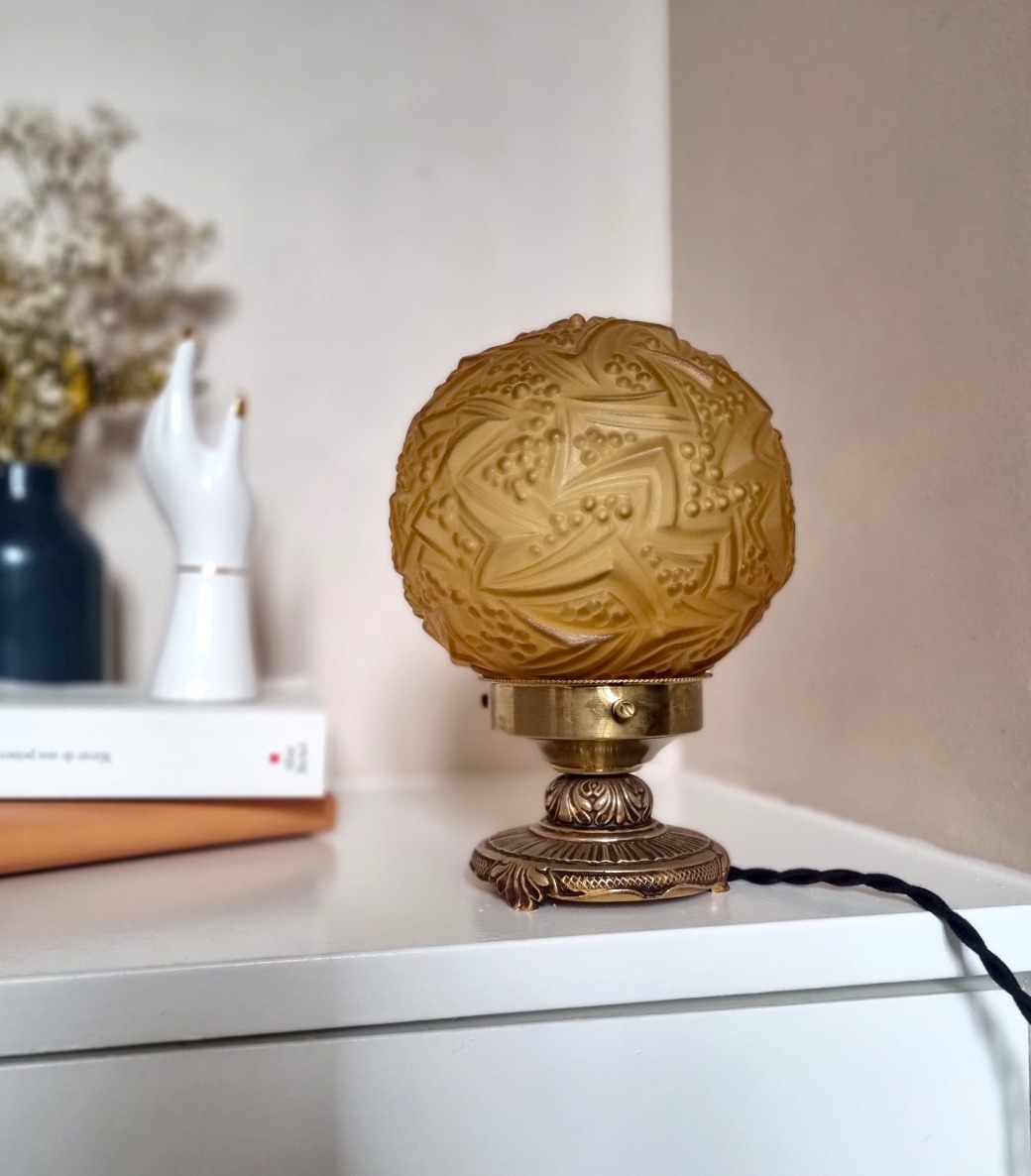 luminaire-lampe-globe-vintage-ancien-ambre-decoration-ancien-upcycling-creation_bloomis