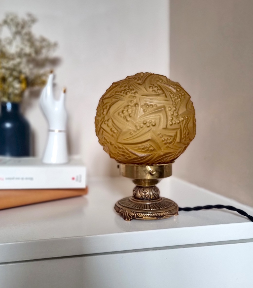 luminaire-lampe-globe-vintage-ancien-ambre-decoration-upcycling-creation_bloomis