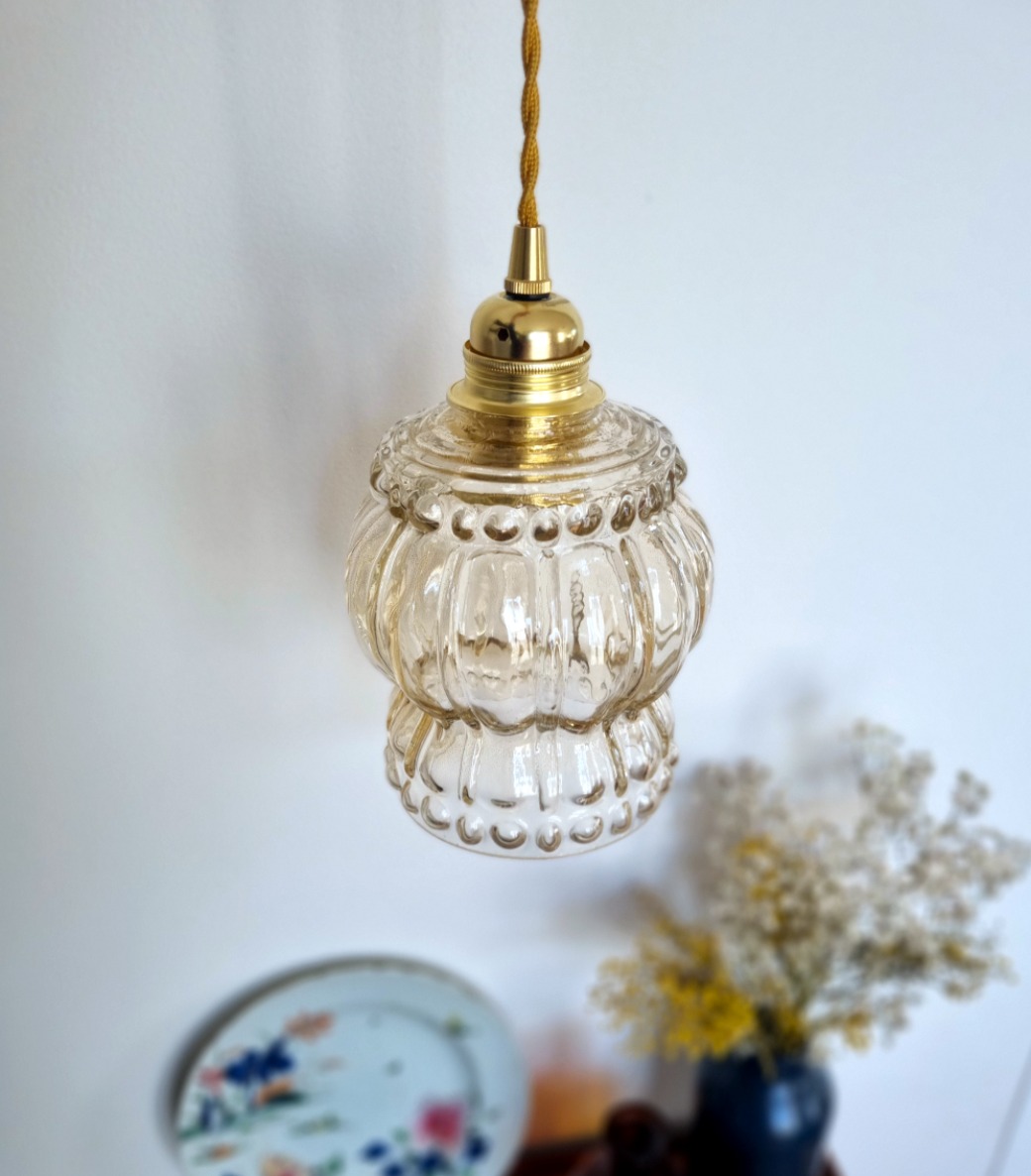 Suspension globe en verre ambré et câble torsadé, luminaire vintage Bloomis