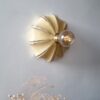 Applique murale en opaline style art déco. Luminaire vintage Bloomis