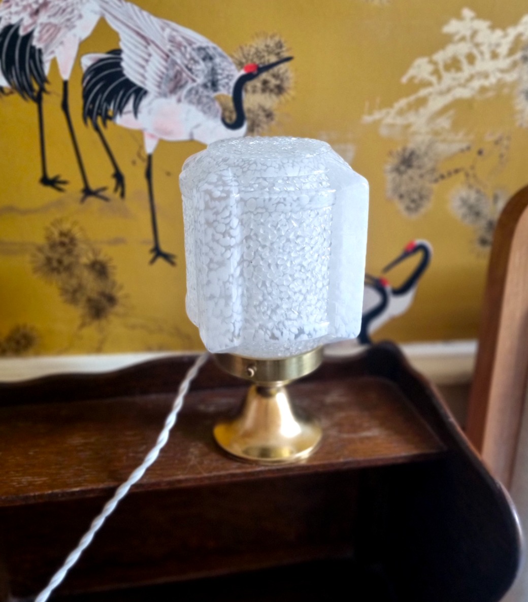 Lampe à poser globe en verre de clichy art deco. Luminaire création Bloomis