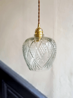luminaire-vintage-globe-verre-ancien-vintage-decoration-suspension-cable-daim_bloomis