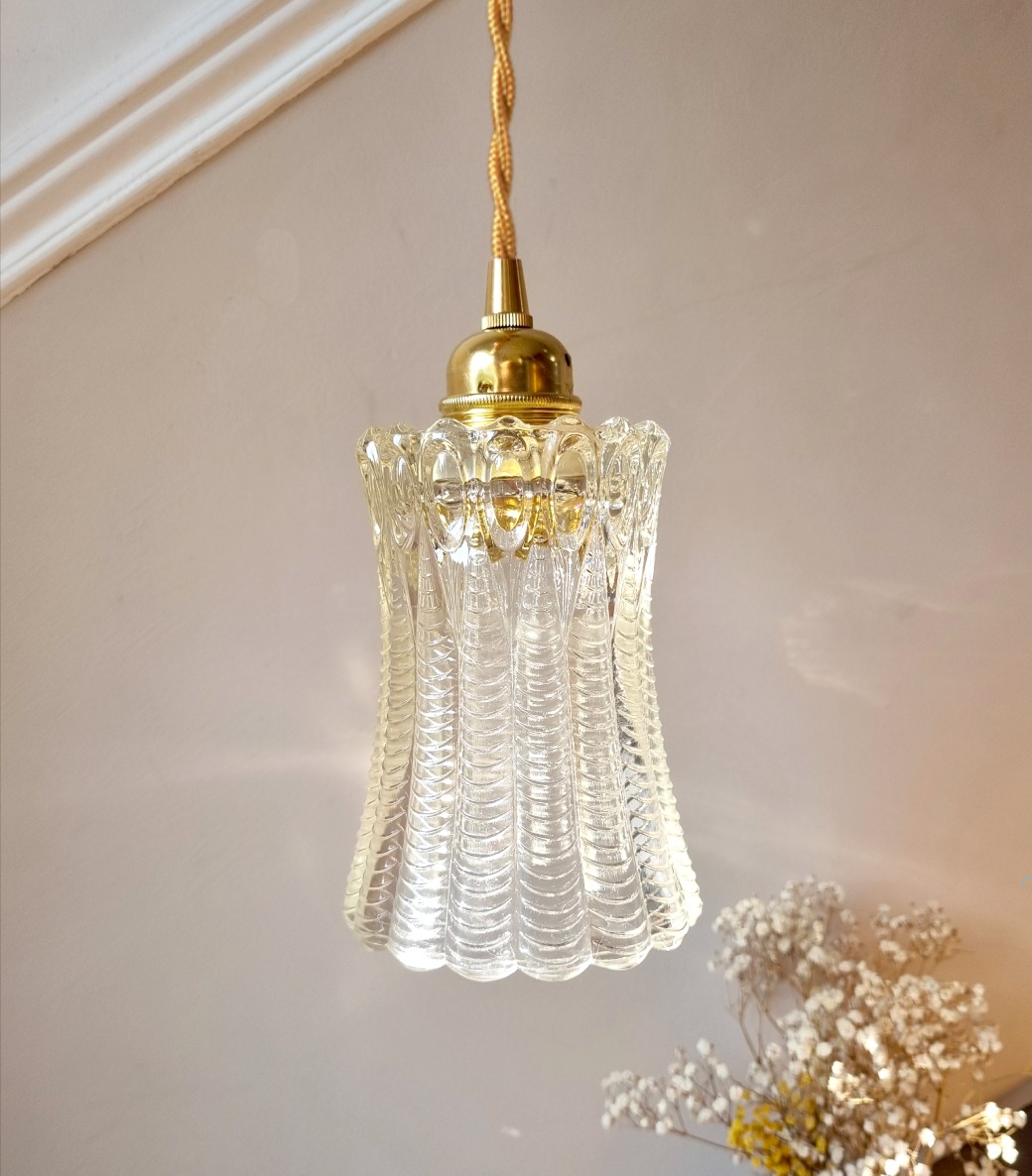 lampe-baladeuse-globe-tulipe-luminaire-vintage-ancien-decoration-cable-dore_bloomis