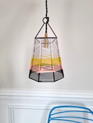 luminaire-suspension-fil-scoubidou-vintage-multicolore-seventies-cable-torsade-noir_bloomis