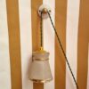 Lampe baladeuse et sa patère en porcelaine. Luminaire vintage et création upcycling Bloomis